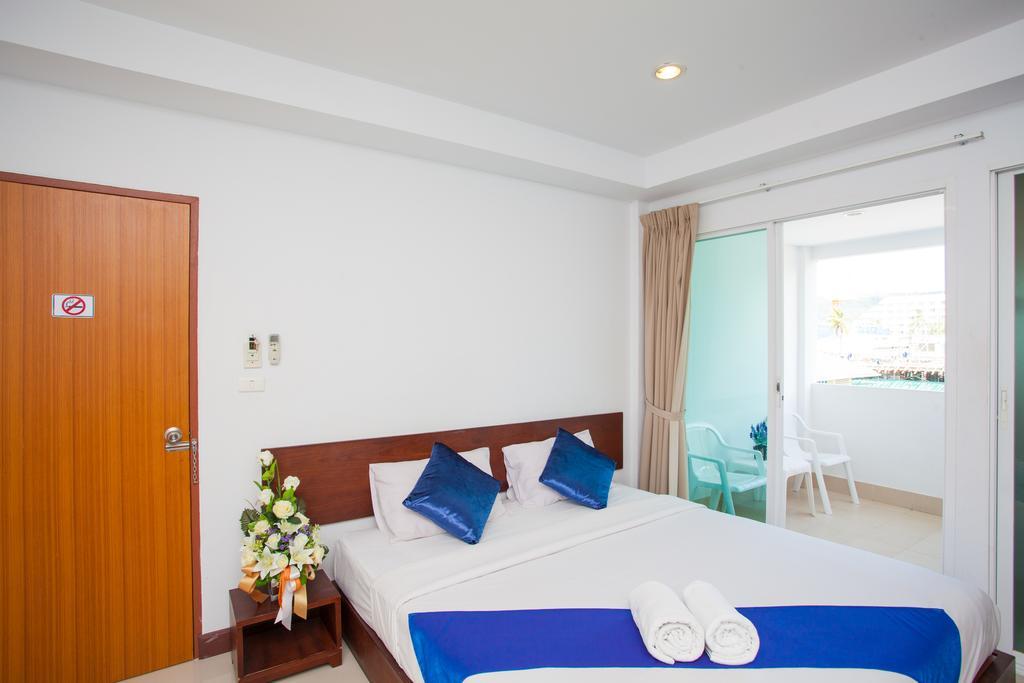 Nouveau Guesthouse Patong Екстер'єр фото